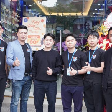 Đan Vợt Cầu Lông Là Gì? Khi Nào Cần Đan Lại Và Giá Bao Nhiêu?