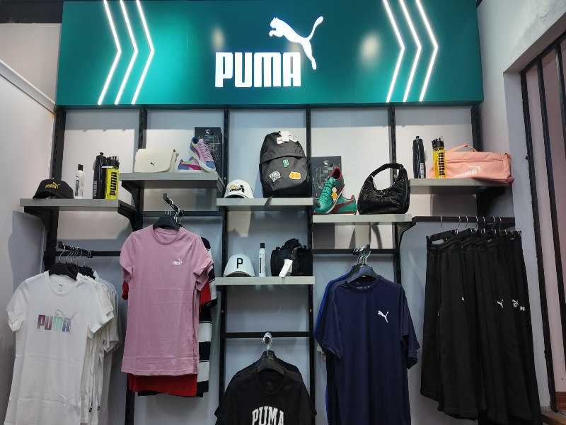 Không gian cửa hàng thể thao được thiết kế hiện đại theo mô hình liên kết vận hành cùng Green Holding Sports, tối ưu trải nghiệm mua sắm